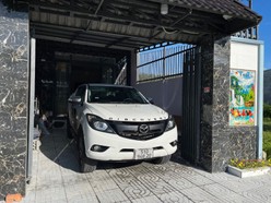 Nhà cần bán Mazda BT50 Luxury 11/2019 BS 51D94820