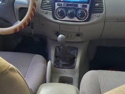 ToYoTa INNOVA sx 2016 2.0E Số Sàn xe Gia Đình còn mới Ko Kinh Doanh