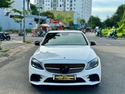 Bán Mercedes C300 AMG trắng nâu model 2021 