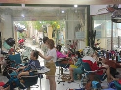 Salon Mỹ Phụng tuyển 1 thợ chính 1 thợ phụ