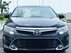 Toyota Camry 2.0E 2017 chính chủ xe đẹp đi lướt.