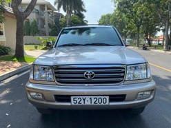 Toyota Land Cruiser sản xuất 2005 trùm mền ít chạy 