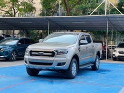 Bán xe Ford ranger XLS 4x2 AT sx 2017- xe đẹp-giá 380tr LH :0983767222