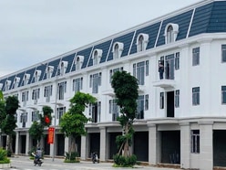 Bán đất nền kinh doanh đỉnh giá hơn 2 đồng View Bể Bơi. 