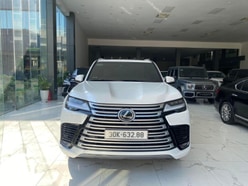 Bán Lexus LX600 Urban 7 chỗ, model và đăng ký 2024, lăn bánh 7000 Km.