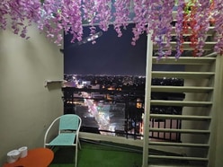 Cho thuê căn hộ penthouse tầng 17, view sân bay. 