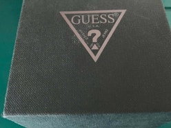 Đồng hồ hiệu guess xách tay từ Úc về…..