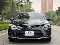 Cần bán Toyota Camry 2.0Q sx 2022 màu đen mới lăn bánh 3 vạn km-Mới