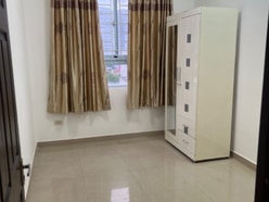 Cho thuê căn hộ 2PN 2WC Sacomreal 584 có ban công, thang máy, ở ngay 