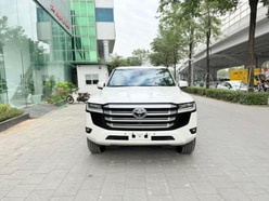 Bán Toyota Land Cruiser LC300, model 2022, tên công ty, biển Hà Nội.