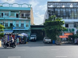 Cho thuê nhà rộng mặt tiền Hải Thượng Lãn Ông, Quận 5, sát chợ KimBiên