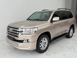 Bán Toyota Land Cruiser 4.6 V8, sản xuất 2017, 1 chủ từ mới.