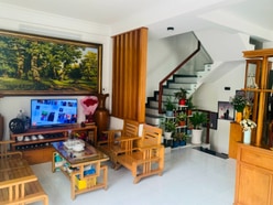 Cho thuê penthouses' chung cư Plaza - Lữ Gia, DT: 168m2, 1 trệt, 1 lầu