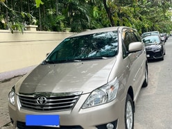 INNOVA G 2013, màu vàng cát, xe gia đình 57.000km, biển số 51A