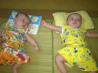 Tuyển giúp việc chăm bé sinh đôi 5 tháng lương 6 triệu Tuyển giúp việc chăm bé sinh đôi 5 tháng lương 6 triệu
