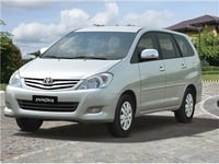 Cho thuê xe Innova tự lái có tài có xe giá tốt Cho thuê xe Innova tự lái có tài có xe giá tốt