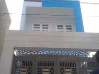 Sang lại 600m2 đất và ngôi nhà 3 lầu. Giá 690 triệu VNĐ Sang lại 600m2 đất và ngôi nhà 3 lầu. Giá 690 triệu VNĐ