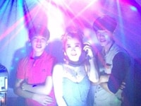 Tuyển nhân viên phục vụ nhà hàng cafe, karaoke, bar Tuyển nhân viên phục vụ nhà hàng cafe, karaoke, bar