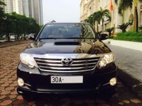 Cho thuê xe Fortuner G , màu đen , 2015 , có lái xe . Cho thuê xe Fortuner G , màu đen , 2015 , có lái xe .