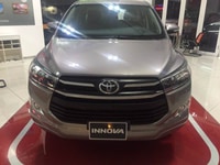 Bán xe Innova 2.0e màu đồng ánh kim giao ngay Bán xe Innova 2.0e màu đồng ánh kim giao ngay