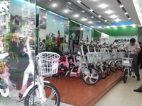 Cần tuyển gấp 2 nữ bán hàng xe đạp điện Cần tuyển gấp 2 nữ bán hàng xe đạp điện
