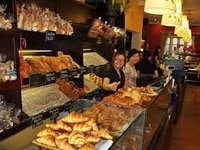 Cần tuyển 4 nhân viên bán đồ ăn nhanh Cần tuyển 4 nhân viên bán đồ ăn nhanh