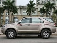 Cần cho thuê gấp xe tháng fotuner máy dầu số sàn từ 2012-2015 Cần cho thuê gấp xe tháng fotuner máy dầu số sàn từ 2012-2015