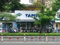 Nhà rộng cho thuê gấp mặt tiền đường Nguyễn Văn Cừ, Phường 4, Quận 5 Nhà rộng cho thuê gấp mặt tiền đường Nguyễn Văn Cừ, Phường 4, Quận 5