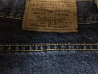 Quần Jean levis chính hãng xách tay Mỹ mới. Quần Jean levis chính hãng xách tay Mỹ mới.