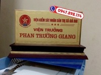 Chuyên biển tên công ty, biển chức danh để bàn, biển phòng ban Chuyên biển tên công ty, biển chức danh để bàn, biển phòng ban