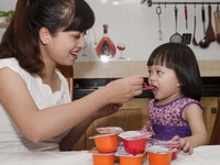 Cần tìm 1 người chăm em bé 1 giúp việc nhà 1 chăm người già bến tre Cần tìm 1 người chăm em bé 1 giúp việc nhà 1 chăm người già bến tre