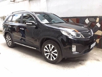 Xe Kia Sorento 2015 số tự đông máy dầu màu đen nhà cần bán gấp Xe Kia Sorento 2015 số tự đông máy dầu màu đen nhà cần bán gấp