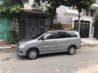 Cần bán xe Innova 2014 số tự động màu ghi bạc nhà rất ít đi Cần bán xe Innova 2014 số tự động màu ghi bạc nhà rất ít đi