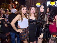 Tuyển Gấp Nam Nữ Phục Vụ Nhà Hàng_ Karaoke Tuyển Gấp Nam Nữ Phục Vụ Nhà Hàng_ Karaoke