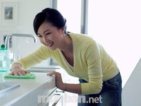 Cần hai người giúp việc nhà và giữ trẻ. Làm 2 nơi gần nhau. Cần hai người giúp việc nhà và giữ trẻ. Làm 2 nơi gần nhau.
