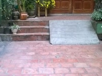 Cho thuê nhà 3 tầng (có sân rộng) 77m2 gần các trường ĐH Cho thuê nhà 3 tầng (có sân rộng) 77m2 gần các trường ĐH