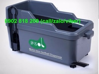 Máy đặt bóng lên tee dùng khá phổ biến trong các sân golf Máy đặt bóng lên tee dùng khá phổ biến trong các sân golf