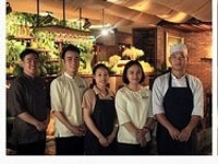 Đồng phục may sẵn bao in thiêu theo yêu cầu giá cực rẻ. Đồng phục may sẵn bao in thiêu theo yêu cầu giá cực rẻ.
