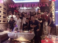 NAM NỮ PHỤC VỤ karaoke Quán Bar Nhà Hàng TP HCM