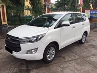 Cần bán chiếc Innova 2.0E 2017 số sàn màu trắng xe nhà Cần bán chiếc Innova 2.0E 2017 số sàn màu trắng xe nhà