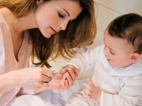 Tìm 1 người giúp việc nhà 1 chăm em bé 1 chăm sóc người già an giang Tìm 1 người giúp việc nhà 1 chăm em bé 1 chăm sóc người già an giang