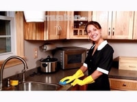 Cần hai người giúp việc nhà và giữ trẻ. Làm 2 nơi gần nhau Cần hai người giúp việc nhà và giữ trẻ. Làm 2 nơi gần nhau