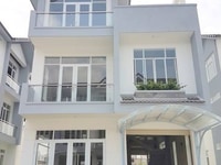 Bán Nhà Biệt Thự 8x15m, 2 lầu, 4PN, 4WC Giá siêu rẻ 1.8 Tỷ Bán Nhà Biệt Thự 8x15m, 2 lầu, 4PN, 4WC Giá siêu rẻ 1.8 Tỷ