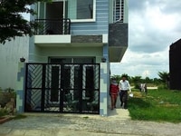 Bán căn nhà lầu MT Quốc Lộ 13 ngay ngã tư Sở Sao giá đầu tư Bán căn nhà lầu MT Quốc Lộ 13 ngay ngã tư Sở Sao giá đầu tư
