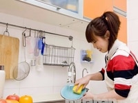 Cần hai người giúp việc nhà và giữ trẻ. Làm 2 nơi gần nhau. Cần hai người giúp việc nhà và giữ trẻ. Làm 2 nơi gần nhau.