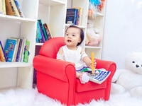 Gia đình tôi cần tuyển gấp một cô giúp việc chăm bé 5 tuổi đã đi học Gia đình tôi cần tuyển gấp một cô giúp việc chăm bé 5 tuổi đã đi học