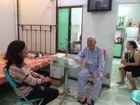 Hiện gia đình mình đang cần gấp một người chăm bà và phụ giúp nhà cửa Hiện gia đình mình đang cần gấp một người chăm bà và phụ giúp nhà cửa