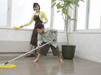 Nhà mình cần gấp cô giúp việc chăm bé. Nhà mình cần gấp cô giúp việc chăm bé.