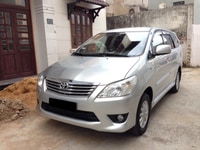 Cần bán xe Innova 2.0E 2013 số sàn màu bạc. xe nhà Cần bán xe Innova 2.0E 2013 số sàn màu bạc. xe nhà