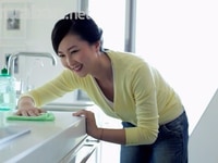 Cần hai người giúp việc nhà và giữ trẻ. Làm 2 nơi gần nhau. Cần hai người giúp việc nhà và giữ trẻ. Làm 2 nơi gần nhau.